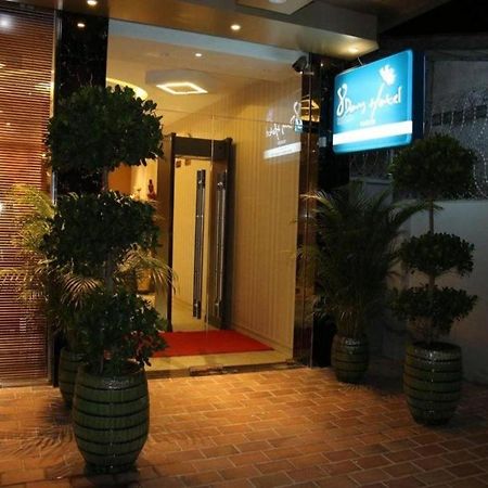 8Day Hotel Yangon Bagian luar foto