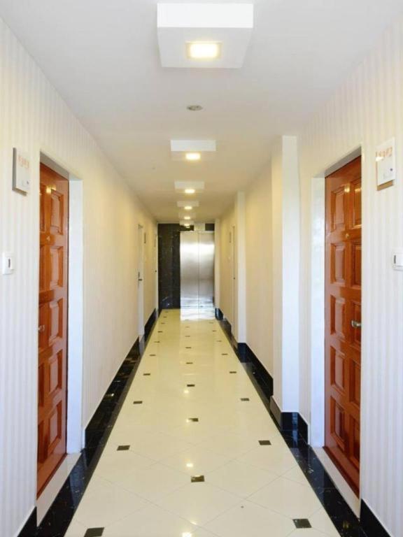 8Day Hotel Yangon Bagian luar foto
