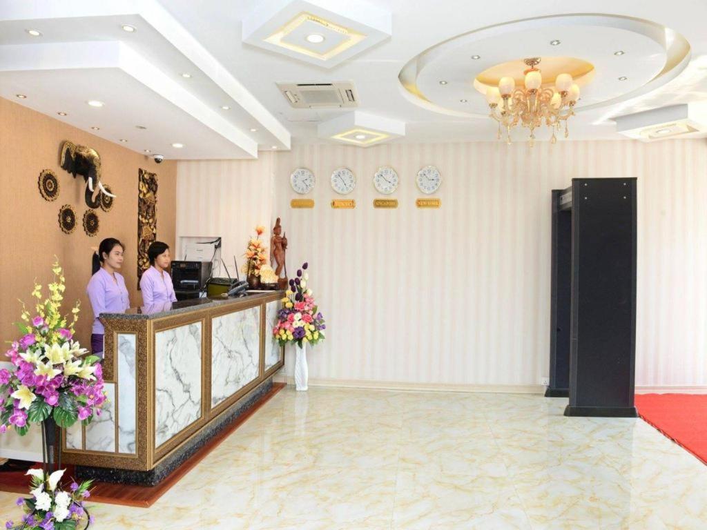 8Day Hotel Yangon Bagian luar foto