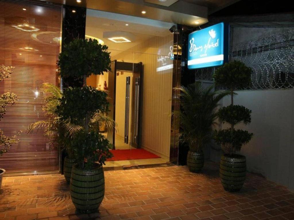 8Day Hotel Yangon Bagian luar foto