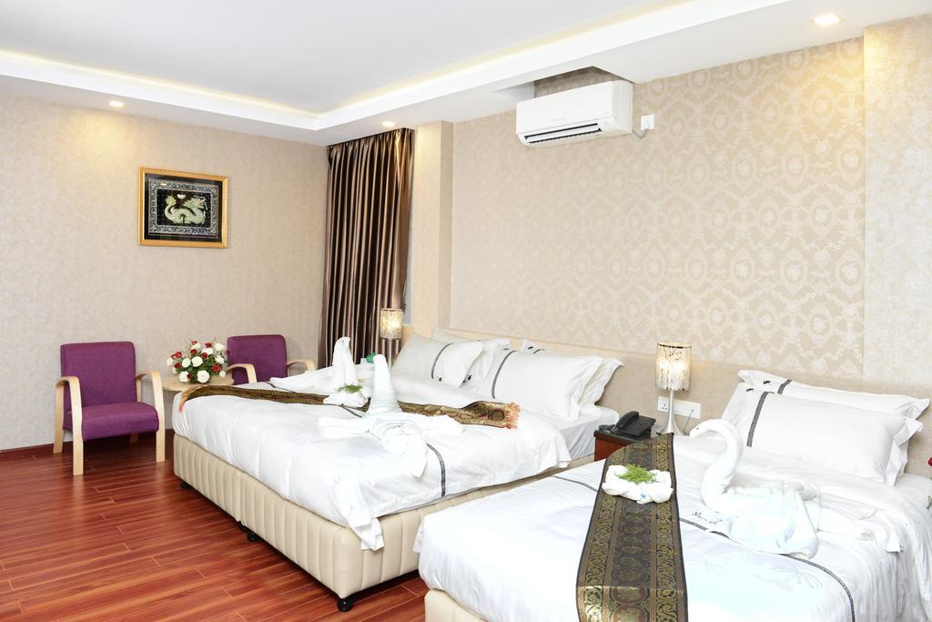8Day Hotel Yangon Bagian luar foto