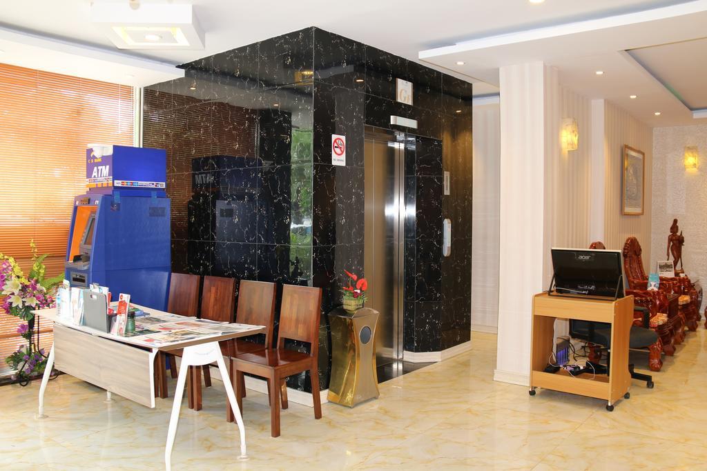 8Day Hotel Yangon Bagian luar foto