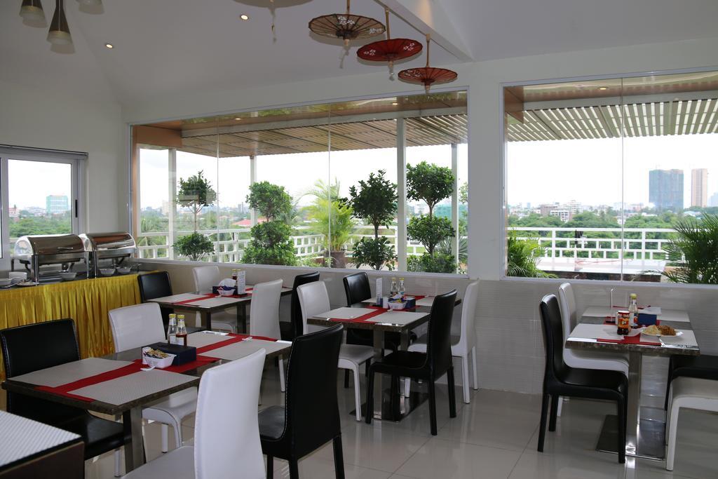 8Day Hotel Yangon Bagian luar foto