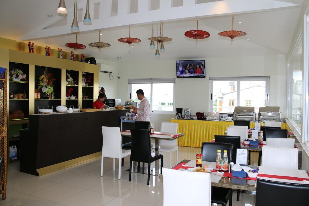8Day Hotel Yangon Bagian luar foto